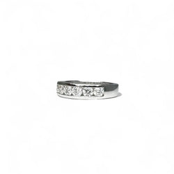 Demie alliance en or blanc sertie de diamants - Castafiore