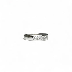 Demie alliance en or blanc sertie de diamants - Castafiore