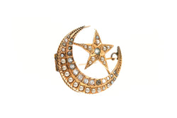 Broche Épingle en or jaune, perles et strass