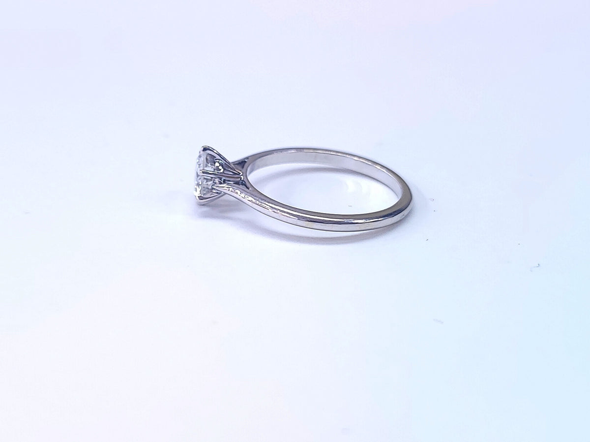 Bague Solitaire en or blanc et diamant