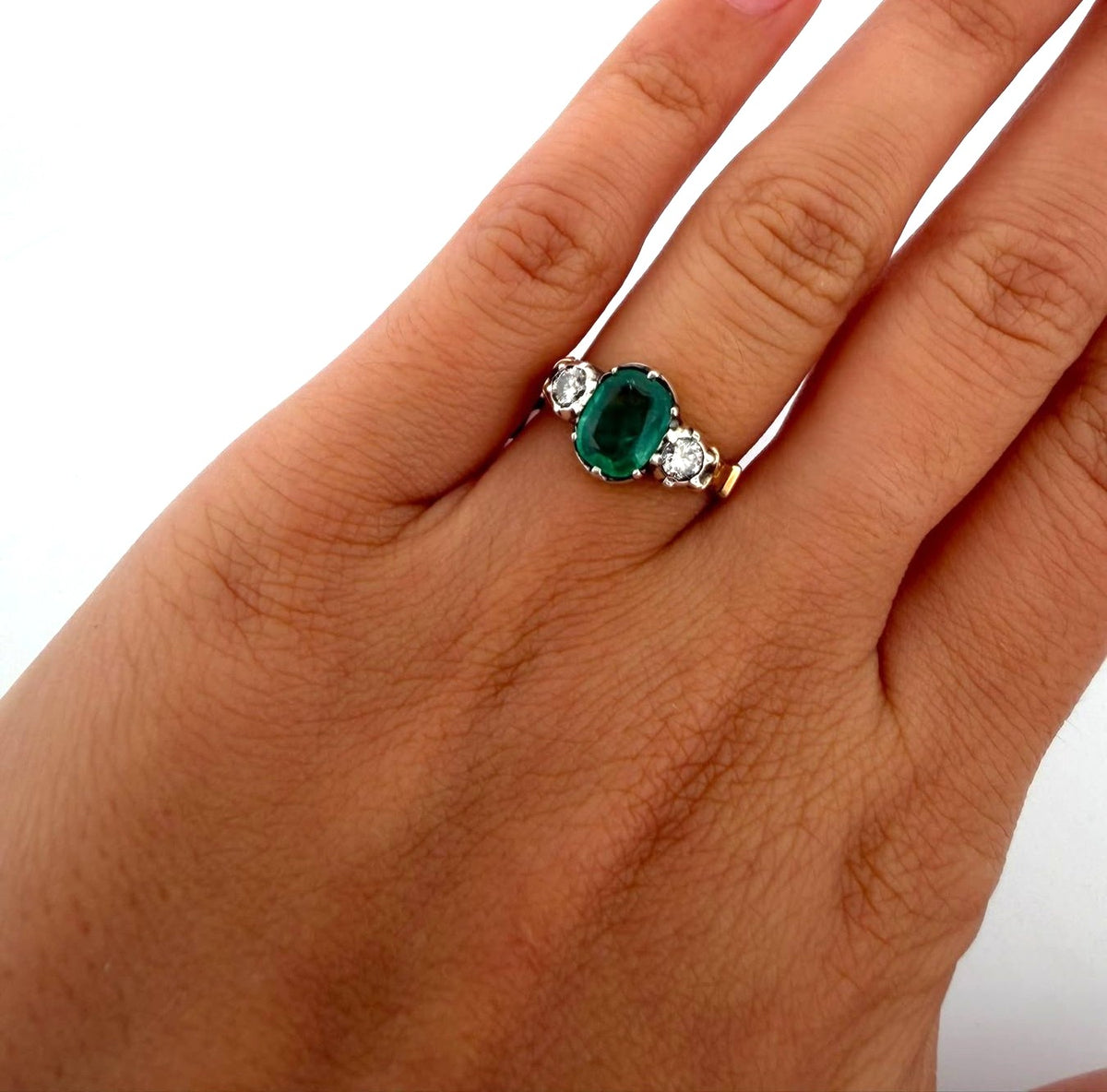 Bague Trilogie en or jaune, émeraude et diamants