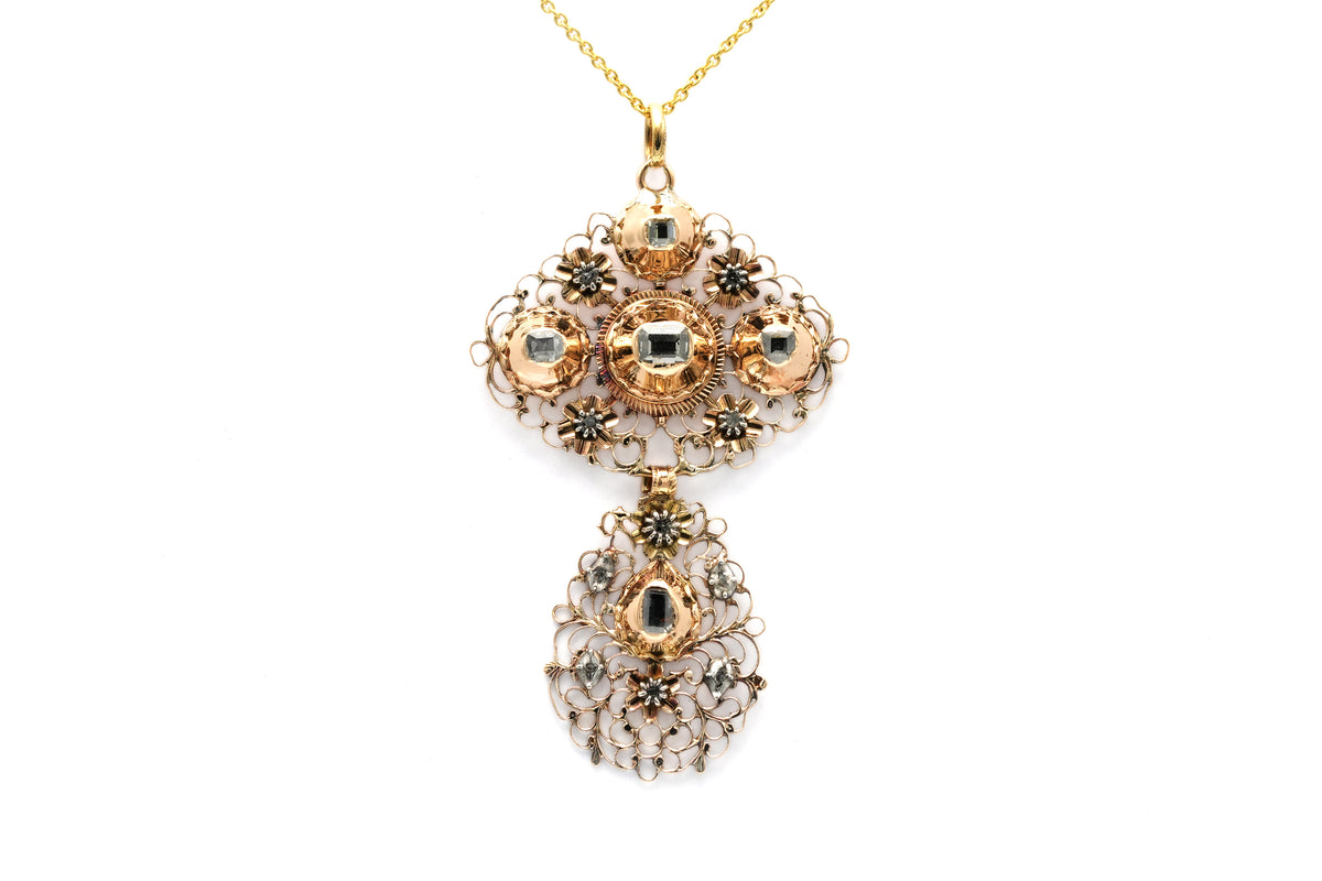Pendentif en or jaune et diamants