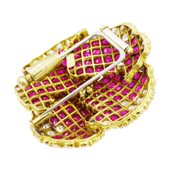 Broche Clip "Pensée" en or jaune, rubis et diamants
