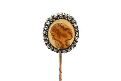 Epingle en or jaune, argent, agate et diamants - Castafiore