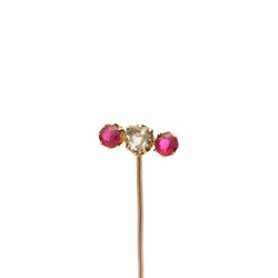 Epingle en or jaune, rubis et diamant - Castafiore