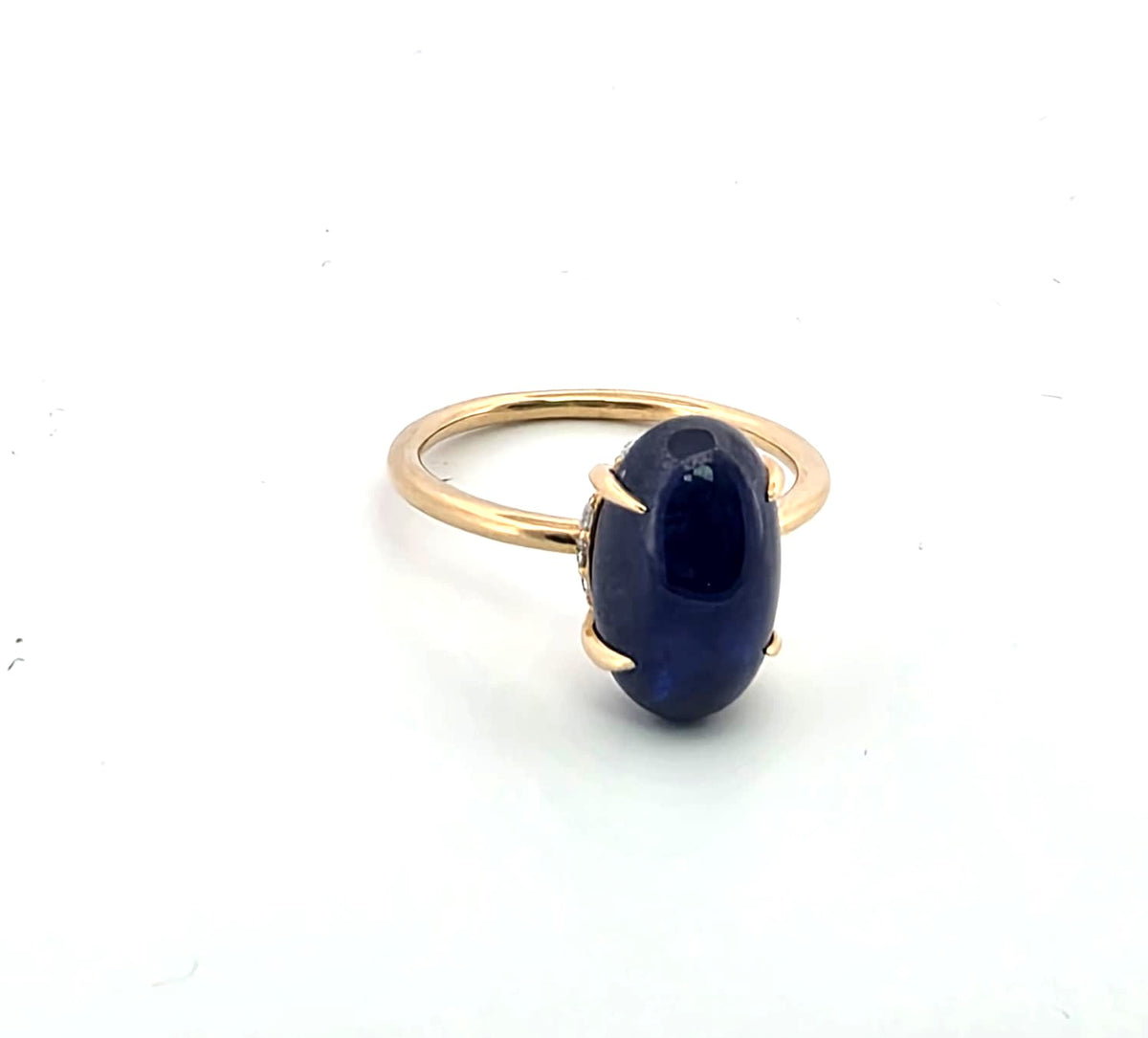 Bague Solitaire en or jaune, saphir et diamants