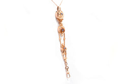 Pendentif en or jaune, perles et saphirs