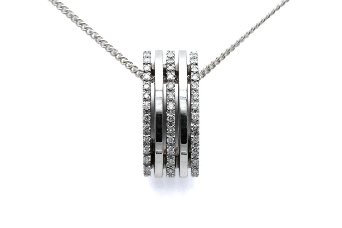 Pendentif en or blanc et diamants