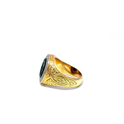 Bague Chevalière en or jaune, camée et diamants