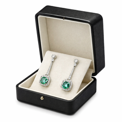 Boucles d'oreilles Pendantes en or blanc, émeraudes et diamants