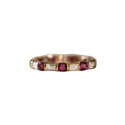 Bague Alliance MAUBOUSSIN en or jaune, rubis et diamants