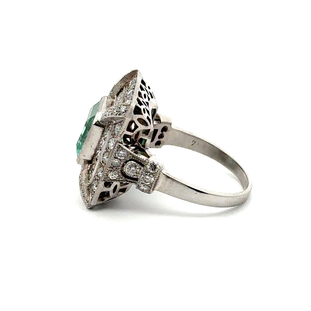 Bague Cocktail en or blanc, émeraude et diamants