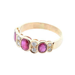Bague Alliance en or jaune, rubis et diamants