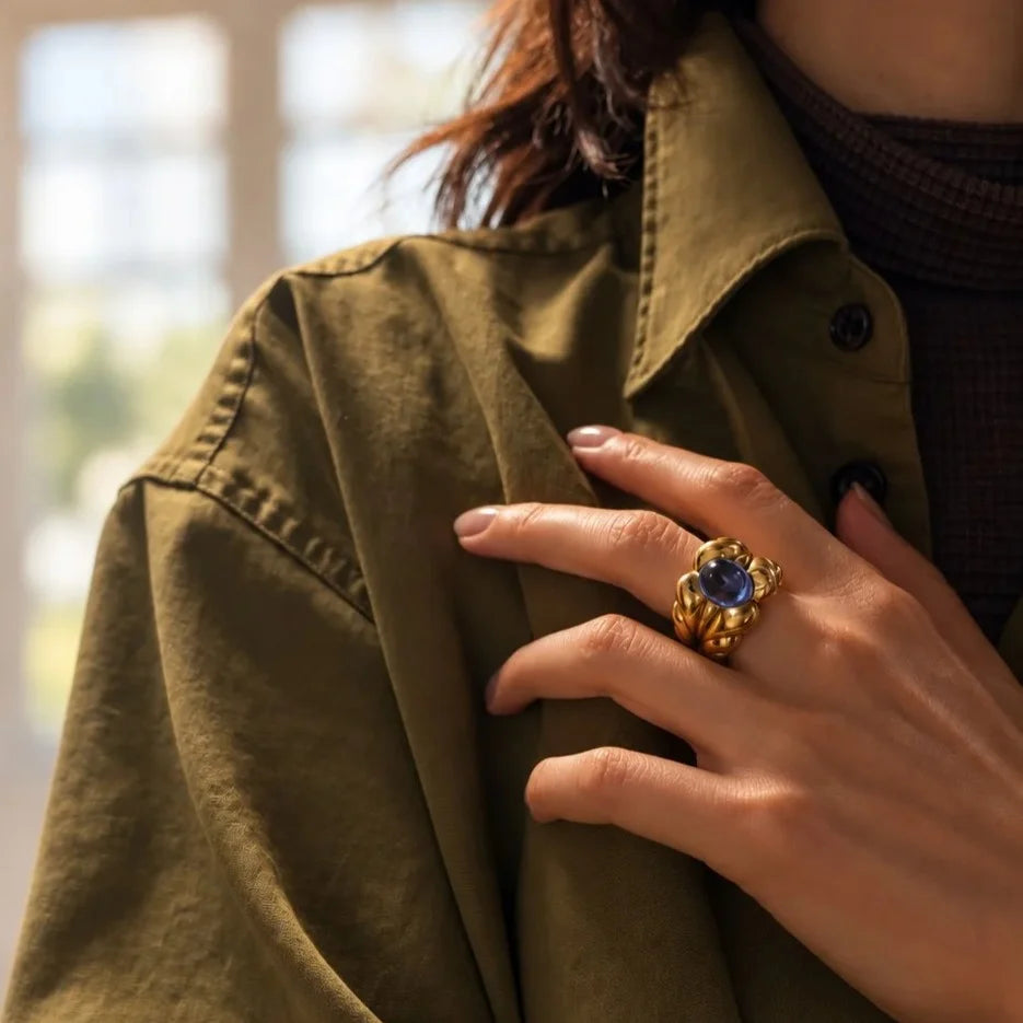 Bague Cocktail en or jaune et saphir