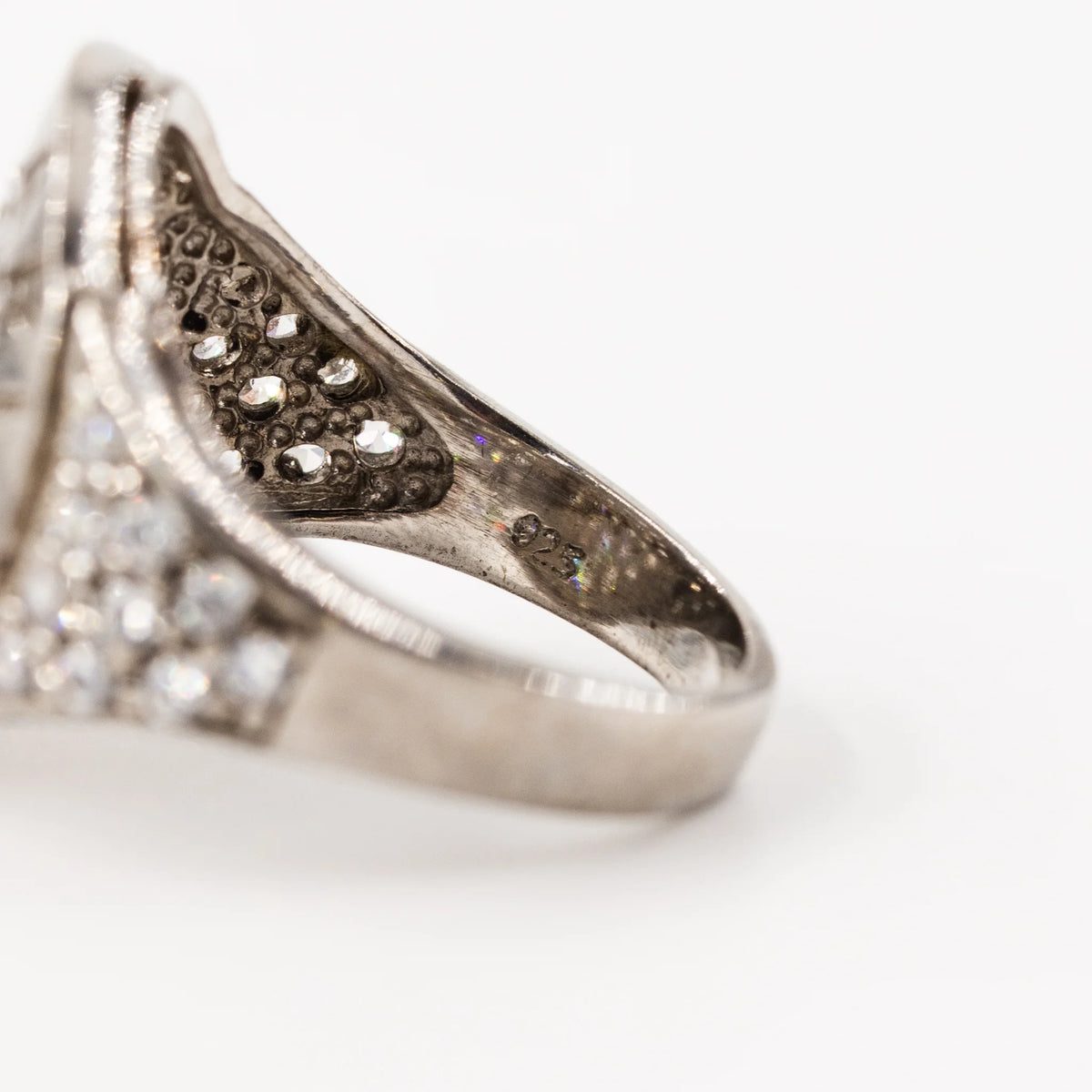 Bague BULGARI en or blanc et diamants