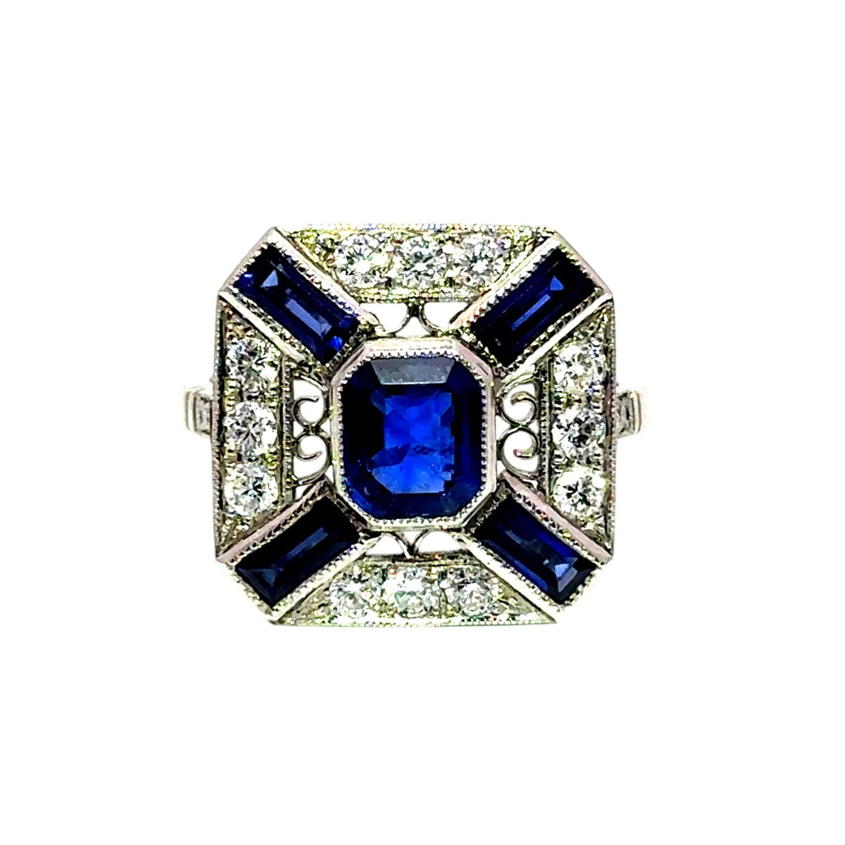 Bague Cocktail en platine, saphirs et diamants