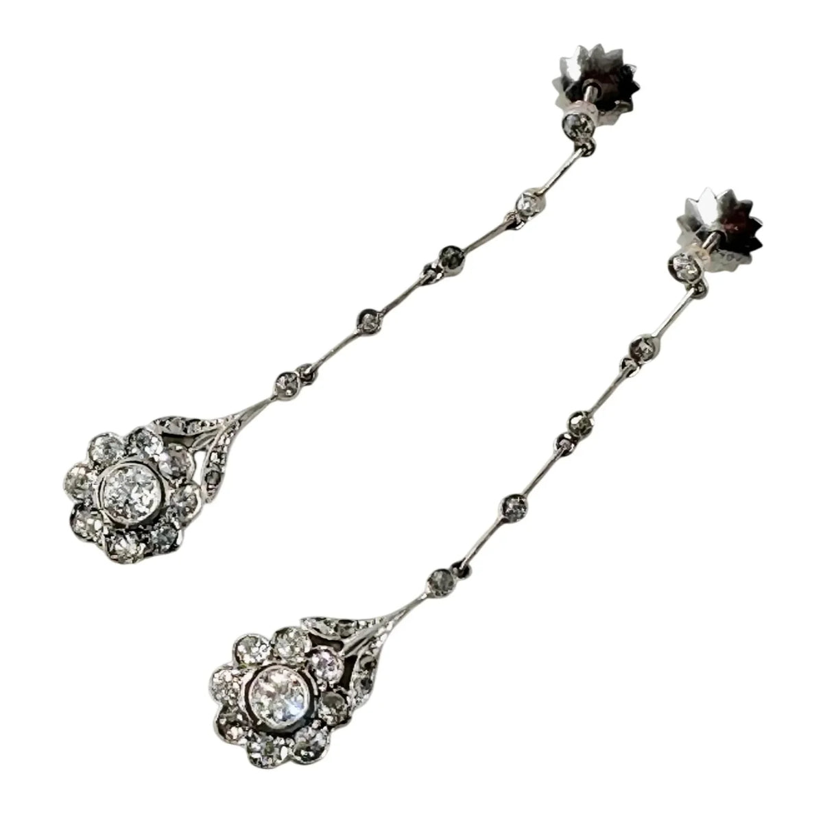 Boucles d'oreilles Belle Époque en platine, or jaune et diamants