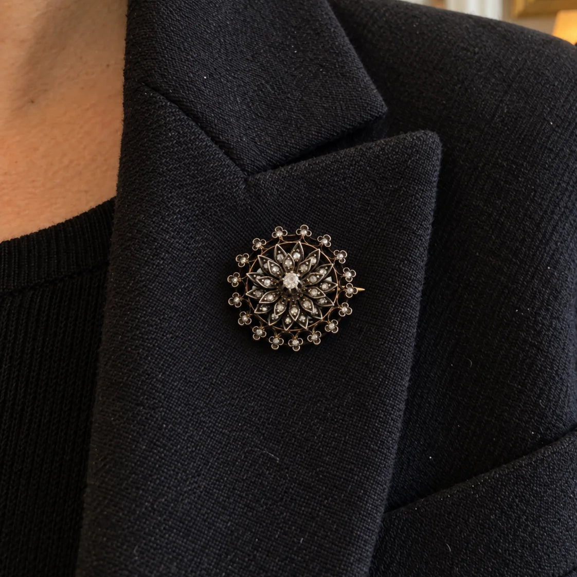 Broche Épingle en or jaune, argent et diamants