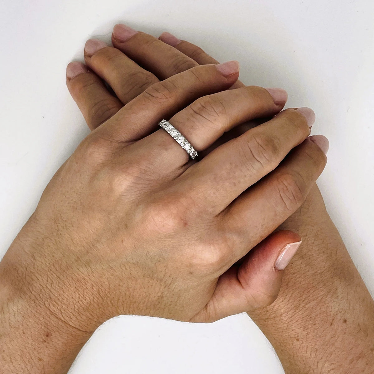 Bague Alliance américaine en or blanc et diamants