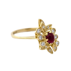 Bague Entourage en or jaune, rubis et diamants