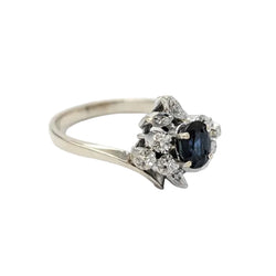 Bague Entourage en or blanc, saphir et diamants