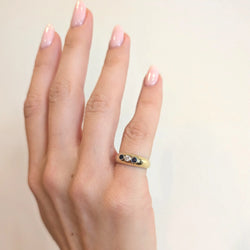 Bague Trilogie en or jaune, saphirs et diamant