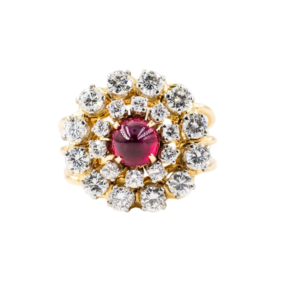 Bague Entourage en or jaune, platine, rubis et diamants