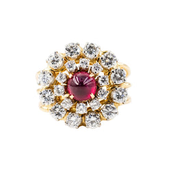Bague Entourage en or jaune, platine, rubis et diamants