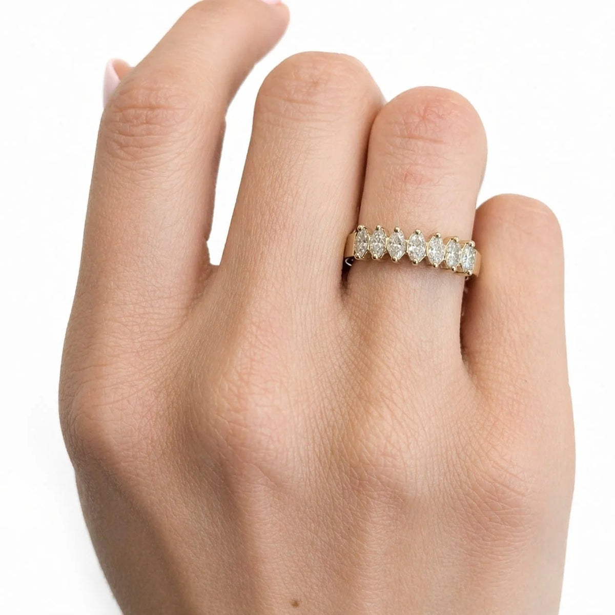 Bague Alliance en or jaune et diamants marquises