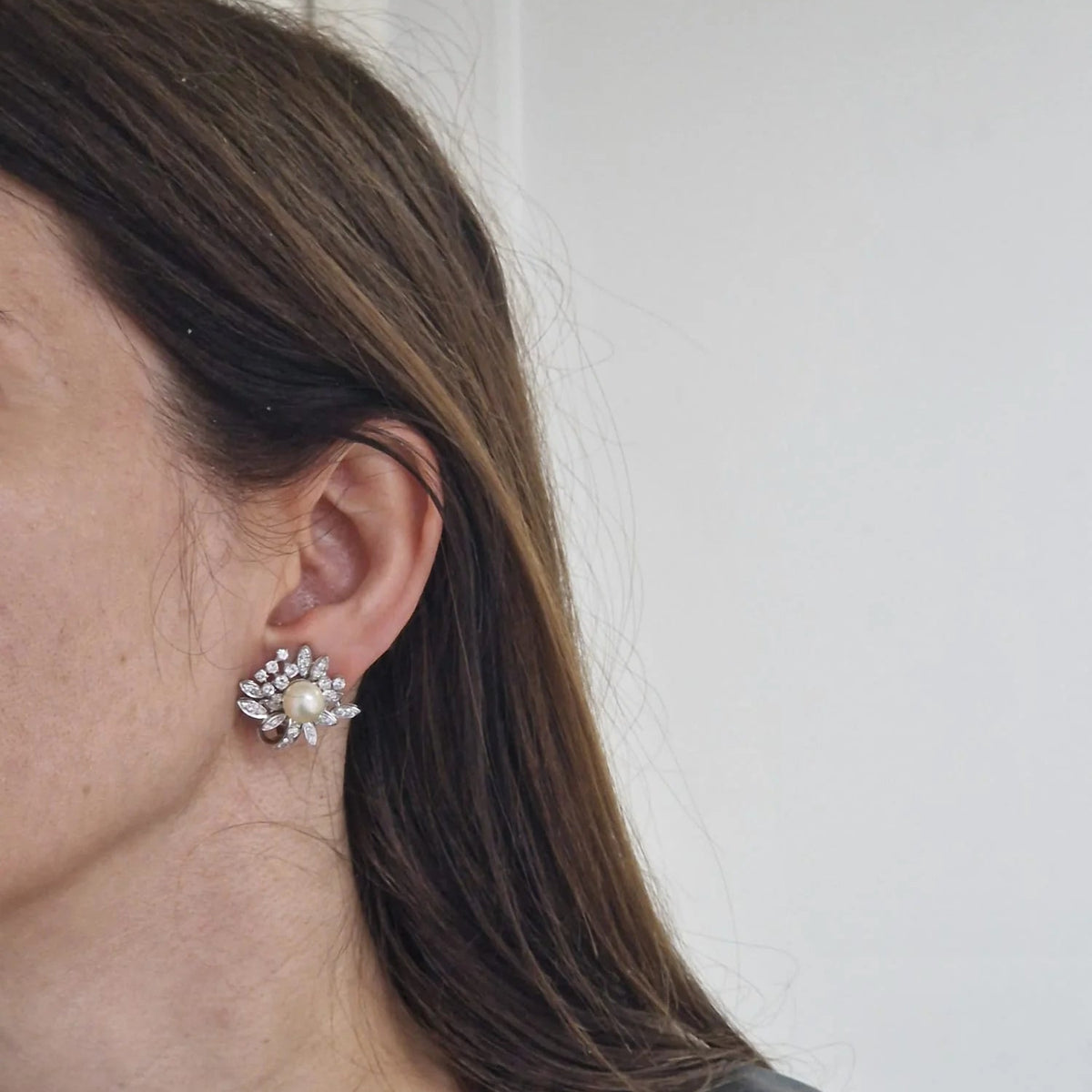 Boucles d'oreilles Clips en or blanc, perles et diamants