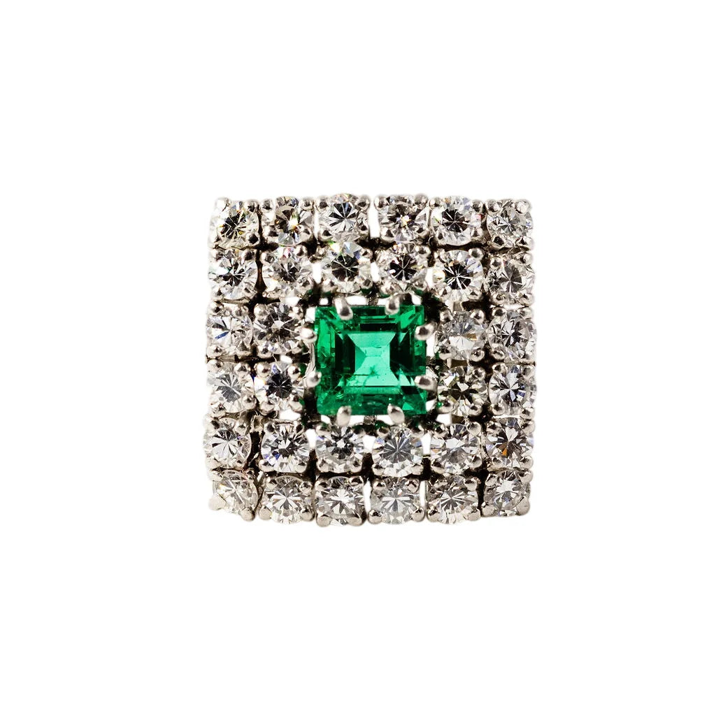Bague Entourage en platine, émeraude et diamants