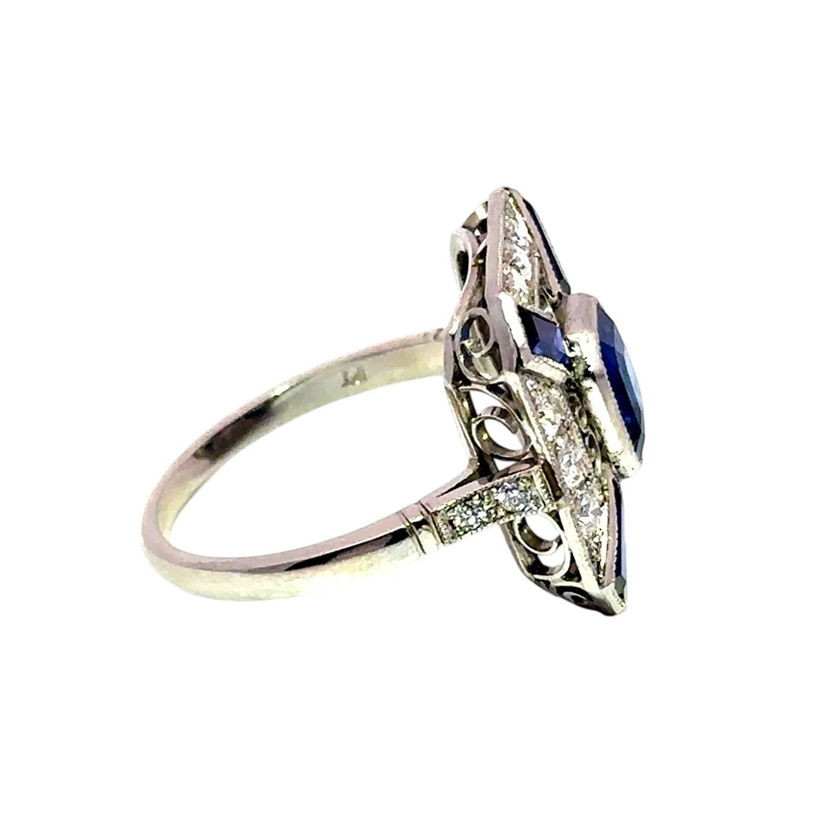 Bague Cocktail en platine, saphirs et diamants