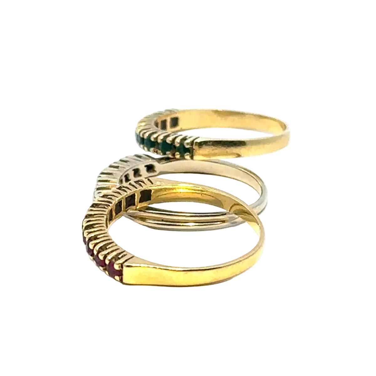 Bagues en or jaune, émeraudes, rubis et diamants