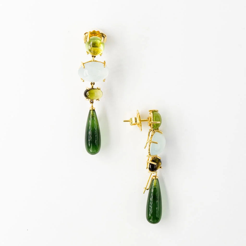 Boucles d'oreilles Pendantes OLE LYNGGAARD Aqua Lotus en or jaune aigue-marine, péridots, tourmalines et serpentines