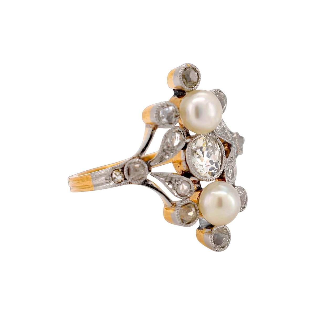 Bague en or jaune, perles et diamants