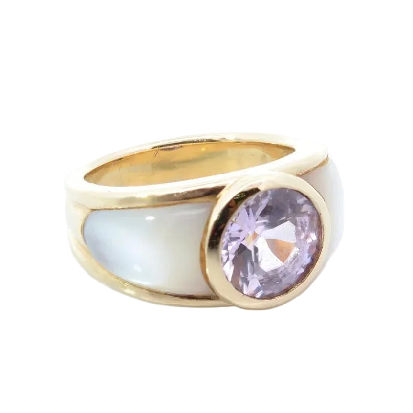 Bague Jonc MAUBOUSSIN en or jaune, nacre et saphir