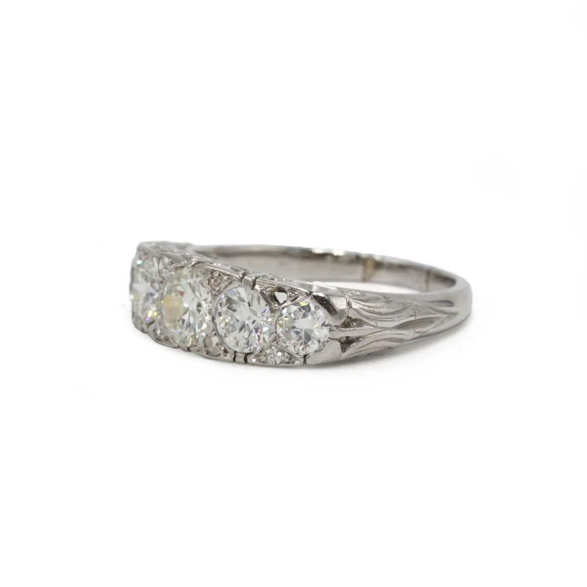 Bague Jarretière en platine et diamants