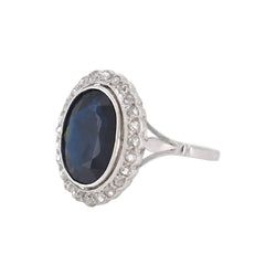 Bague Pompadour en platine, saphir et diamants