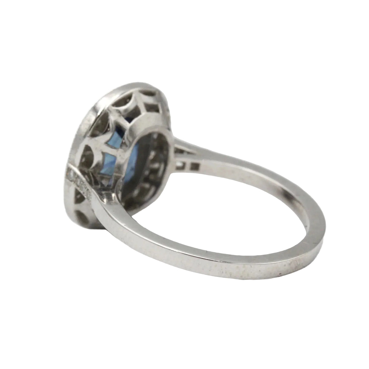 Bague Entourage en platine, saphir et diamants