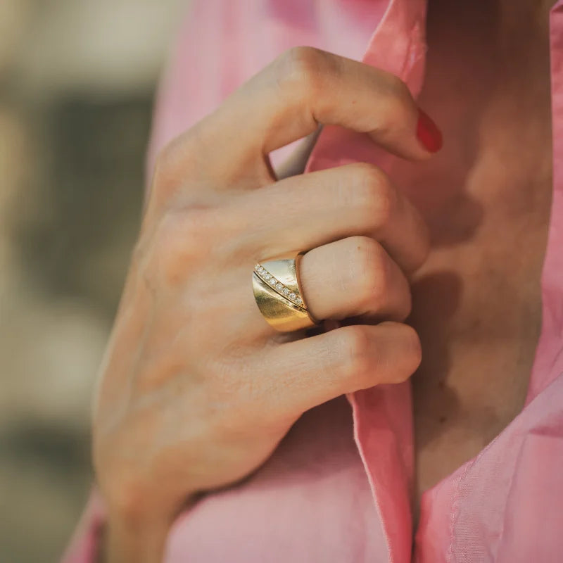 Bague Bandeau HERMÈS "Trace" en or jaune et diamants