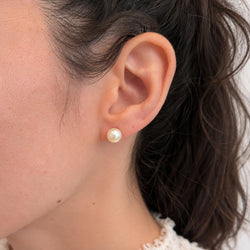 Boucles d’oreilles Puces en or jaune et perles