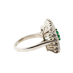 Bague Entourage en platine, émeraude et diamants