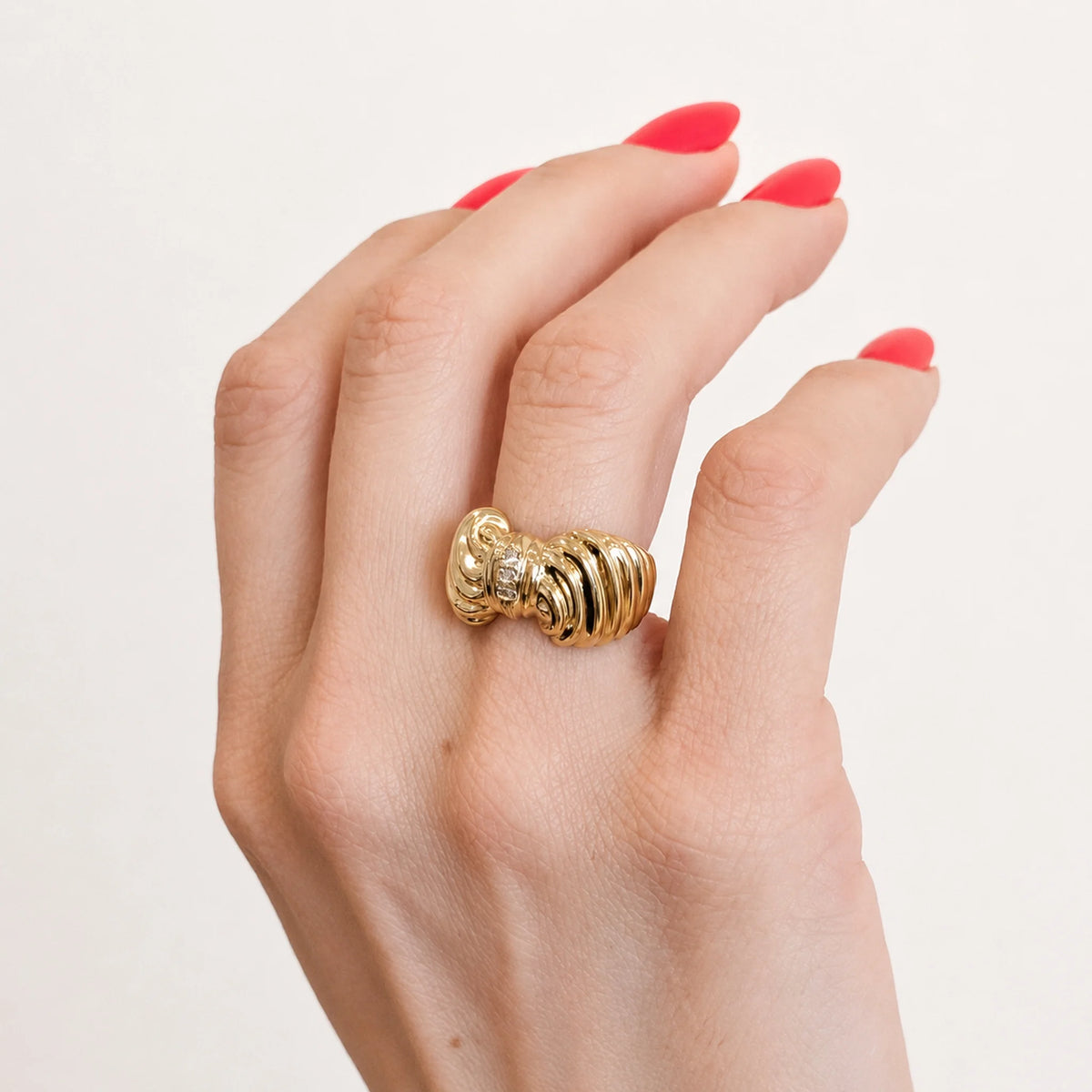Bague en or jaune et diamants