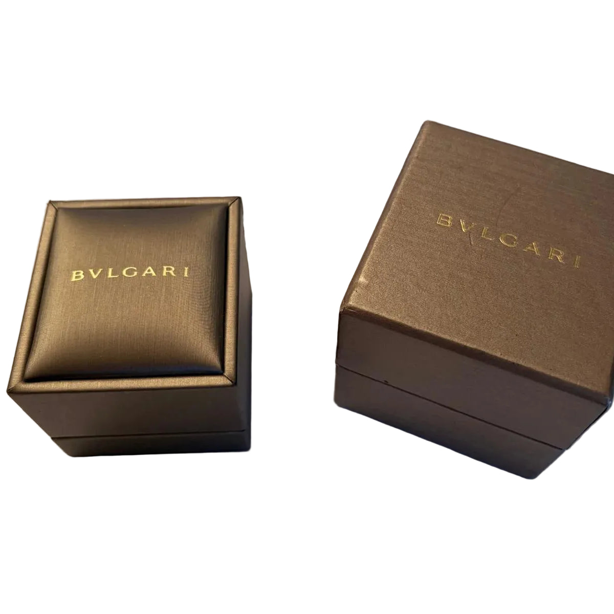 Bague BULGARI en or jaune et nacre