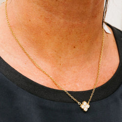 Collier Pendentif CARTIER "Inde Mystérieuse" en or jaune et diamants