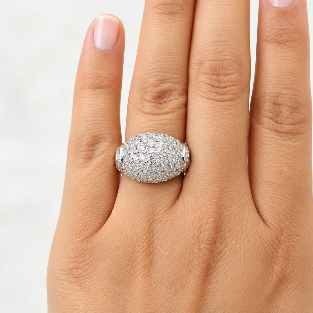 Bague Pavée en or blanc et diamants
