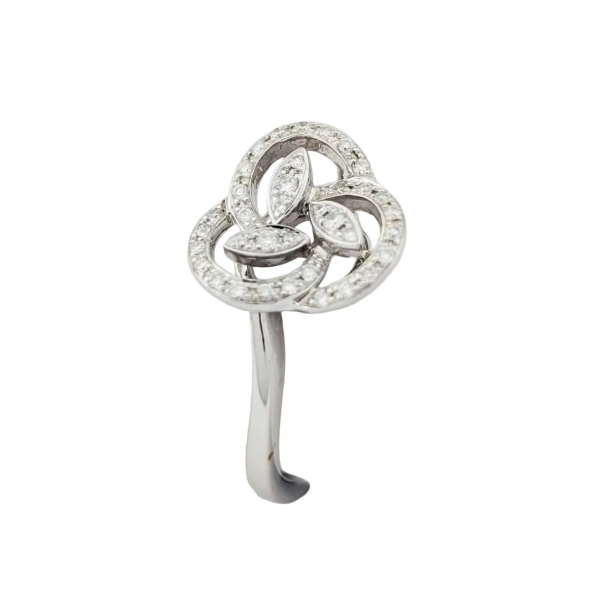 Bague en or blanc et diamants