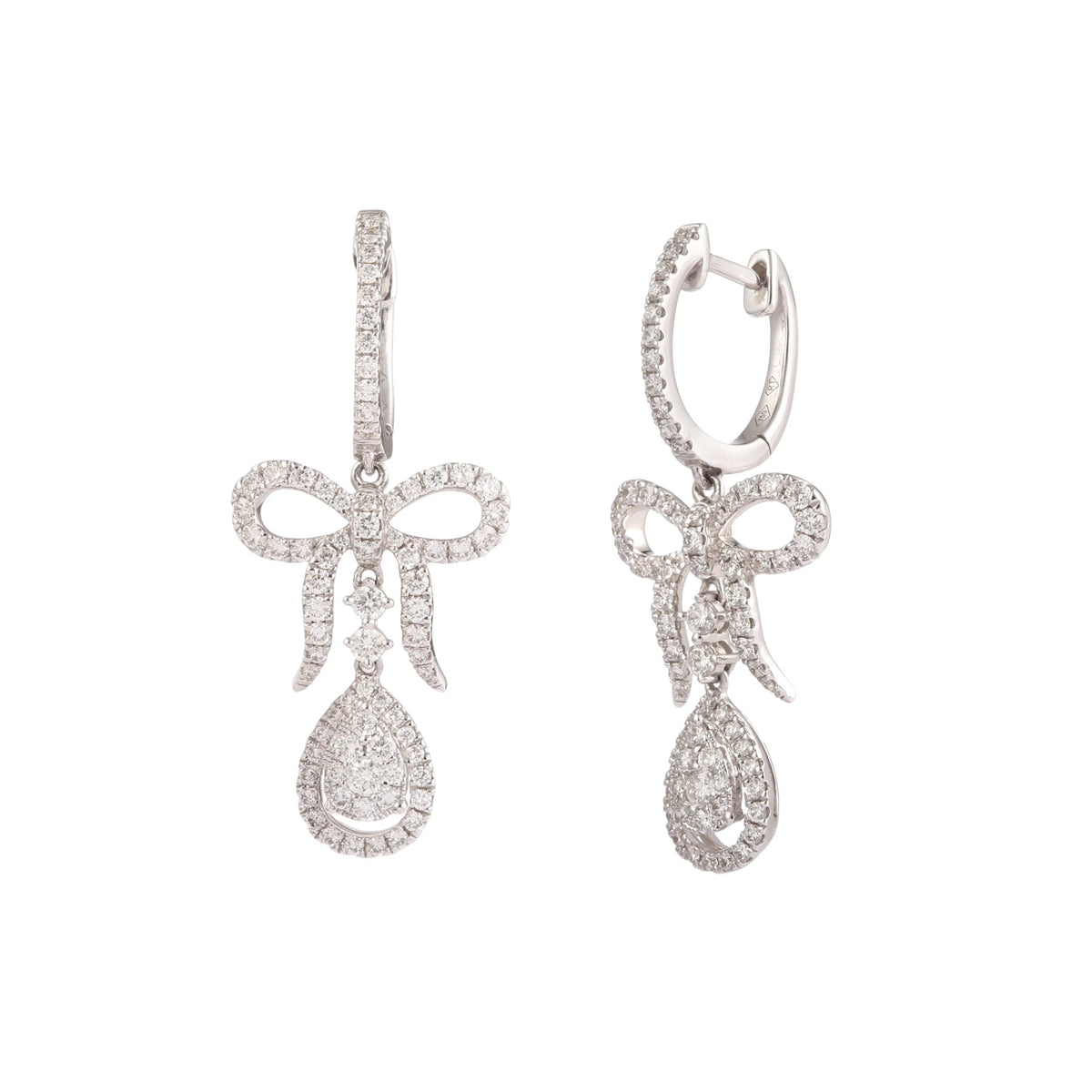 Boucles d’oreilles Dormeuses en or blanc et diamants
