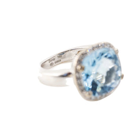 Bague POIRAY "Filles Antik" en or blanc, topaze bleue et diamants