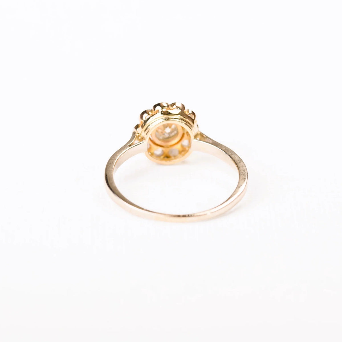 Bague marguerite ancienne diamants en or deux tons et platine